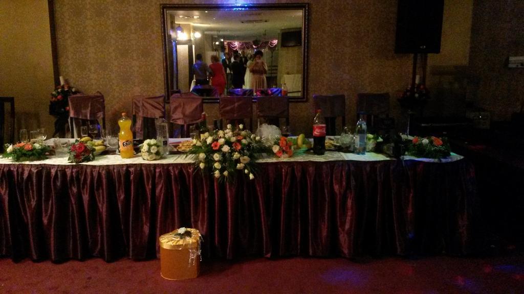 Hotel Condor Drobeta Turnu Severin Esterno foto