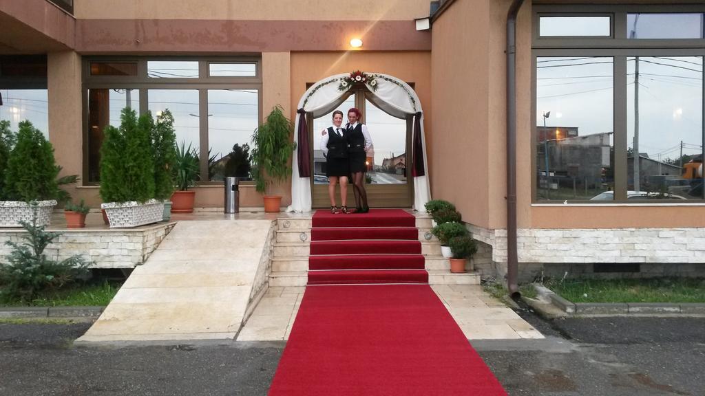 Hotel Condor Drobeta Turnu Severin Esterno foto