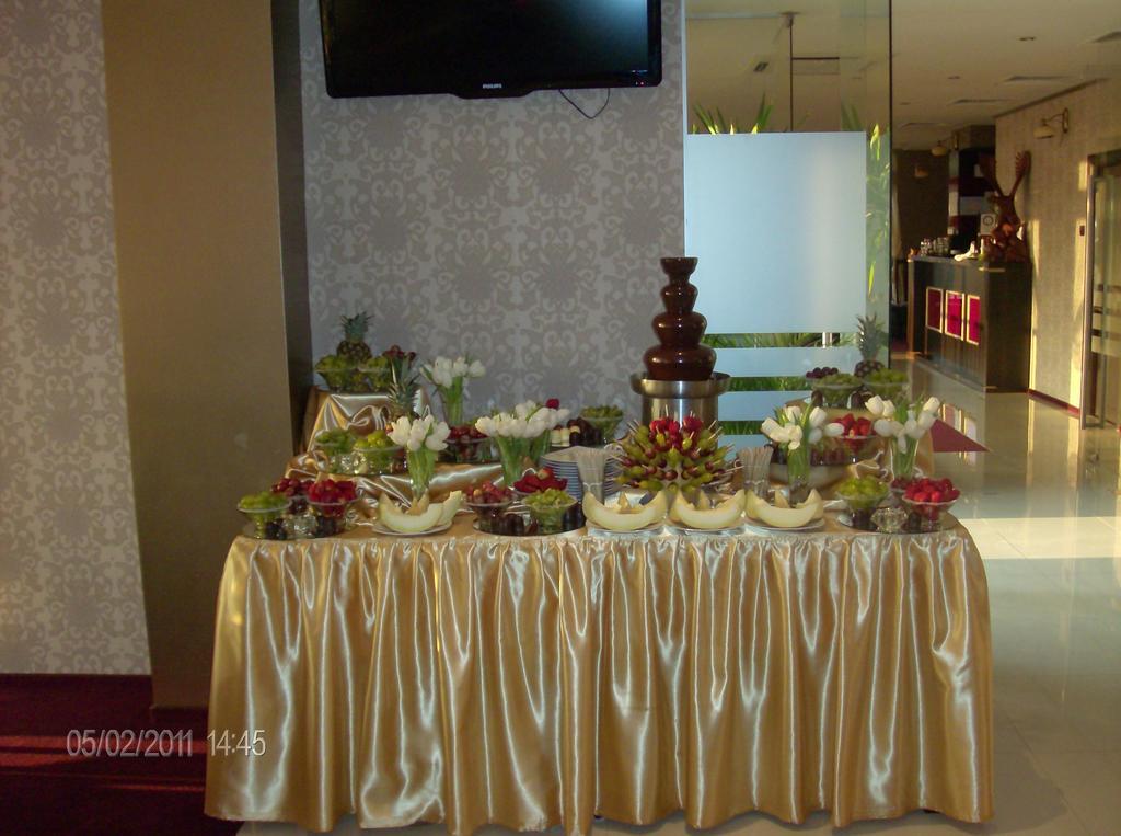 Hotel Condor Drobeta Turnu Severin Esterno foto