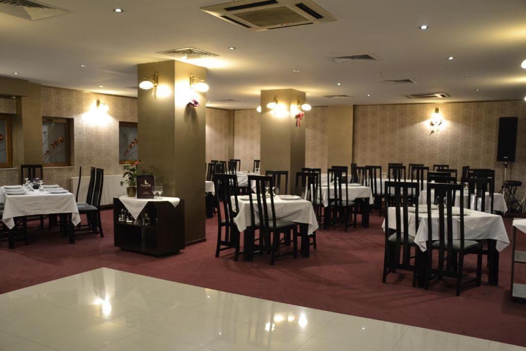 Hotel Condor Drobeta Turnu Severin Esterno foto