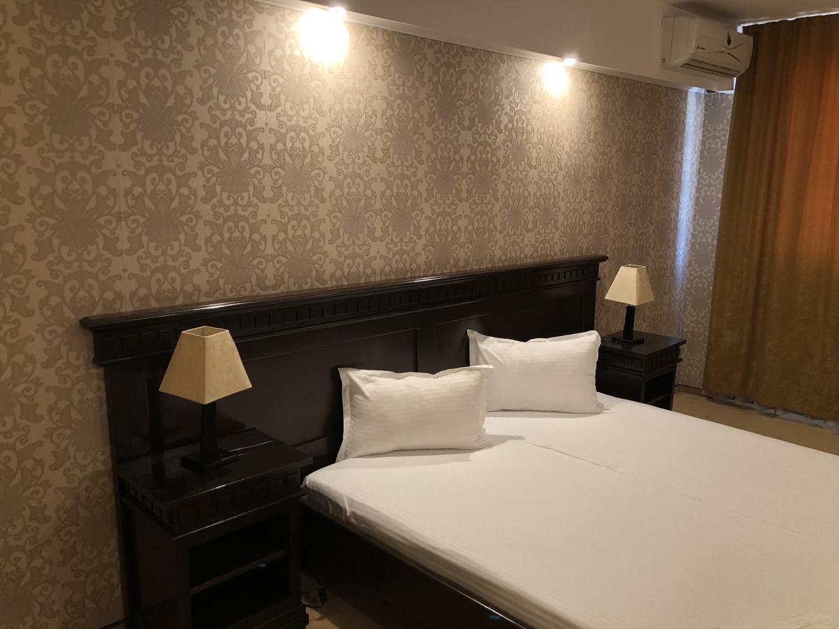 Hotel Condor Drobeta Turnu Severin Esterno foto