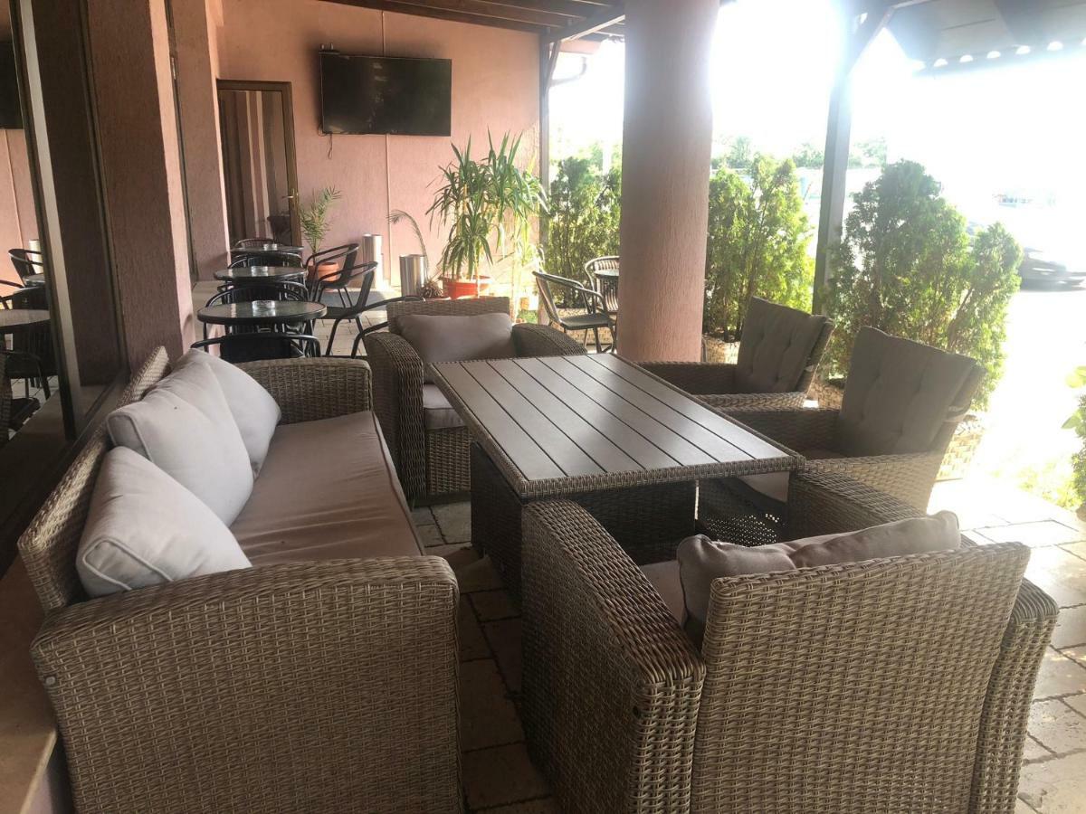 Hotel Condor Drobeta Turnu Severin Esterno foto